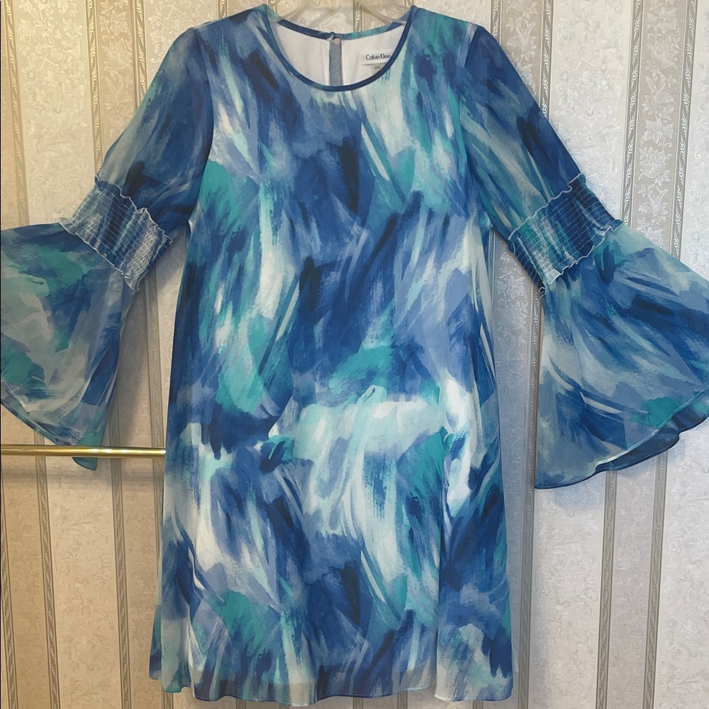 Calvin Klein Blue Green and White Women's flowing and comfortable pretty dress